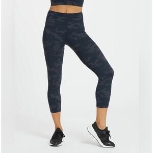 Spanx Look at Me Now Black Camo Cropped Seamless Leggings Women's Small